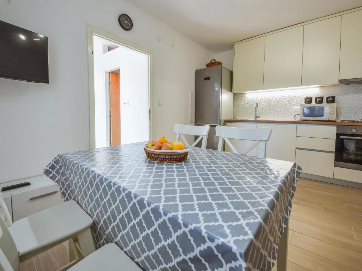 Apartment Vukic-5 By Interhome Starigrad Paklenica Exteriör bild